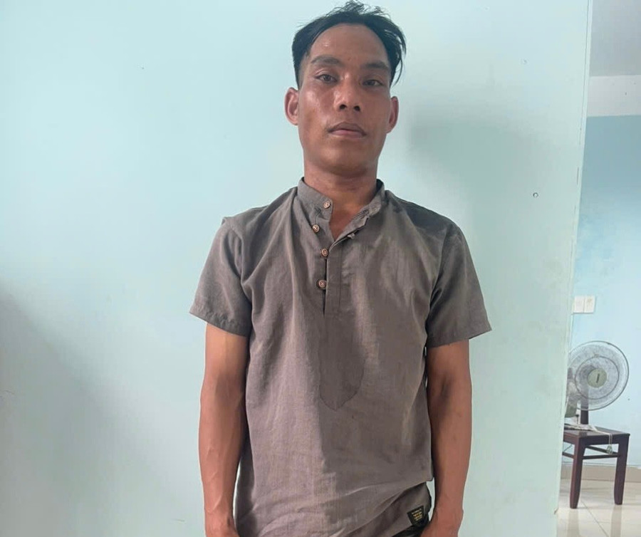 doi-tuong-dinh-toc-da-ra-co-quan-cong-an-dau-thu-anh-duy-hai.jpg