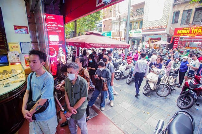 Có hiện tượng đầu cơ 'thổi giá' vàng- Ảnh 1.