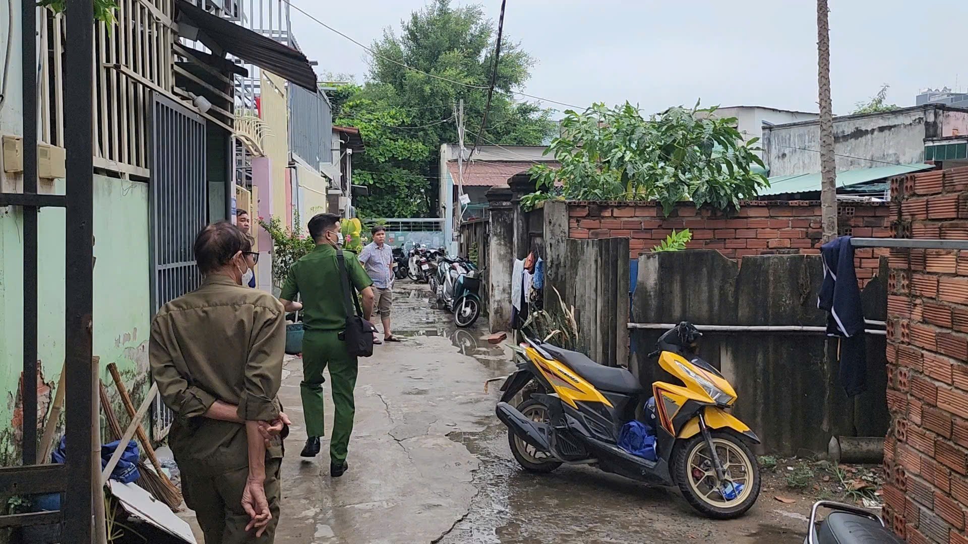 TIN NÓNG 24 GIỜ QUA: Bắt giữ nghi phạm phóng hỏa đốt nhà khiến 3 người tử vong; truy tìm kẻ chích điện vào 2 người dân