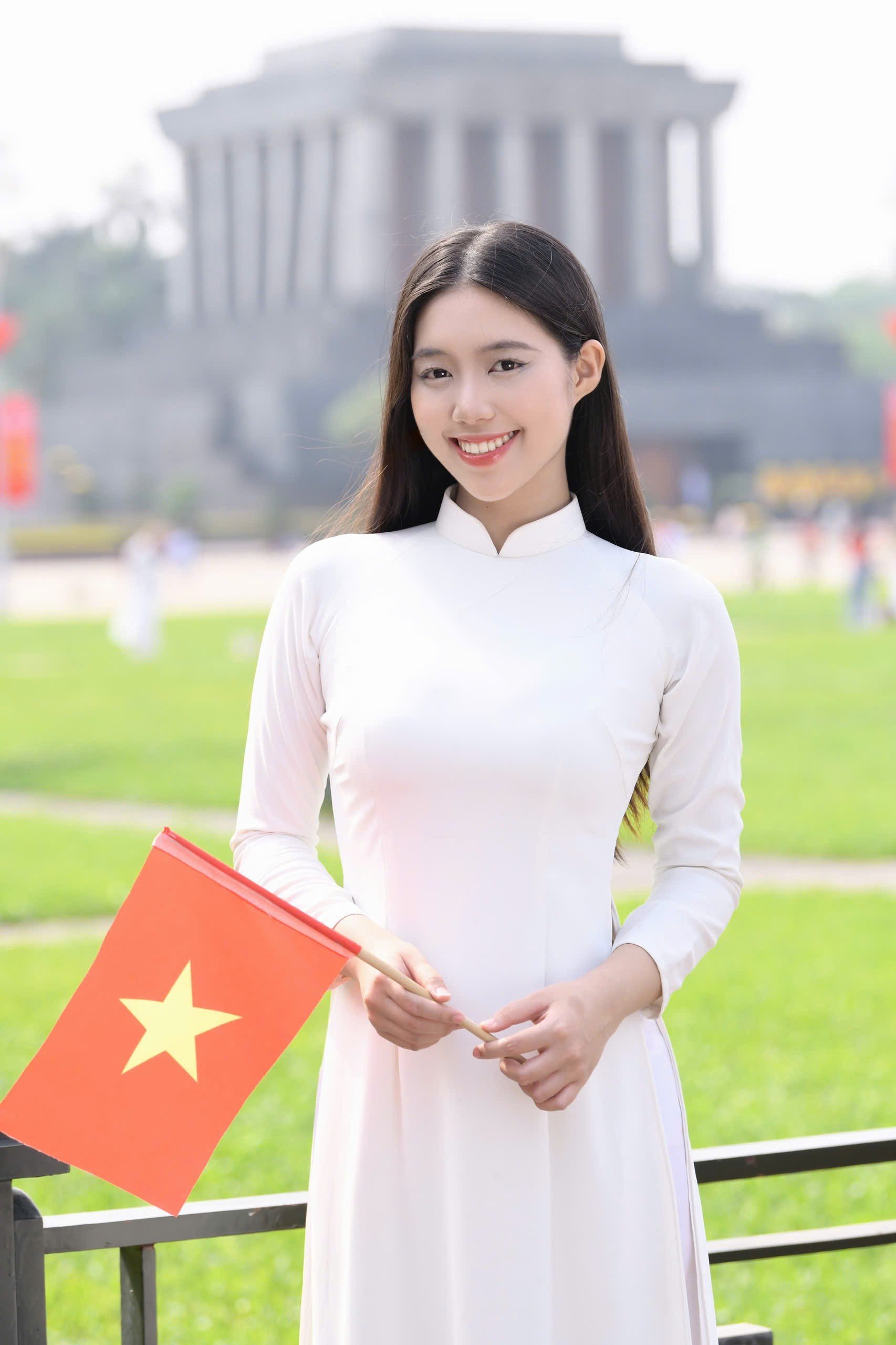 Vẻ rạng ngời của nữ quân nhân ở Hoa hậu Việt Nam ảnh 16