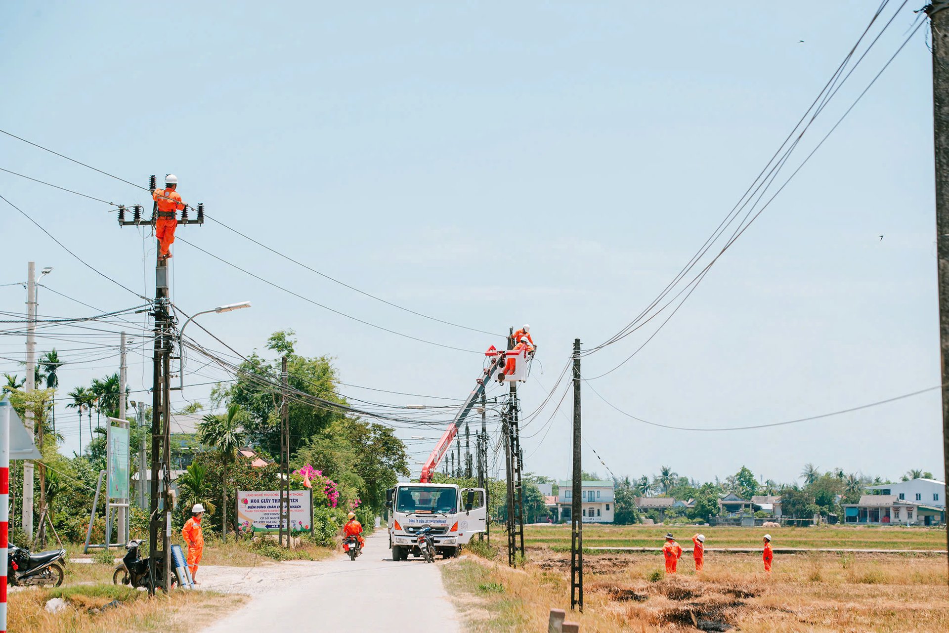 Điện lực Huế diễn tập phòng, chống thiên tai và tìm kiếm cứu nạn năm 2025
