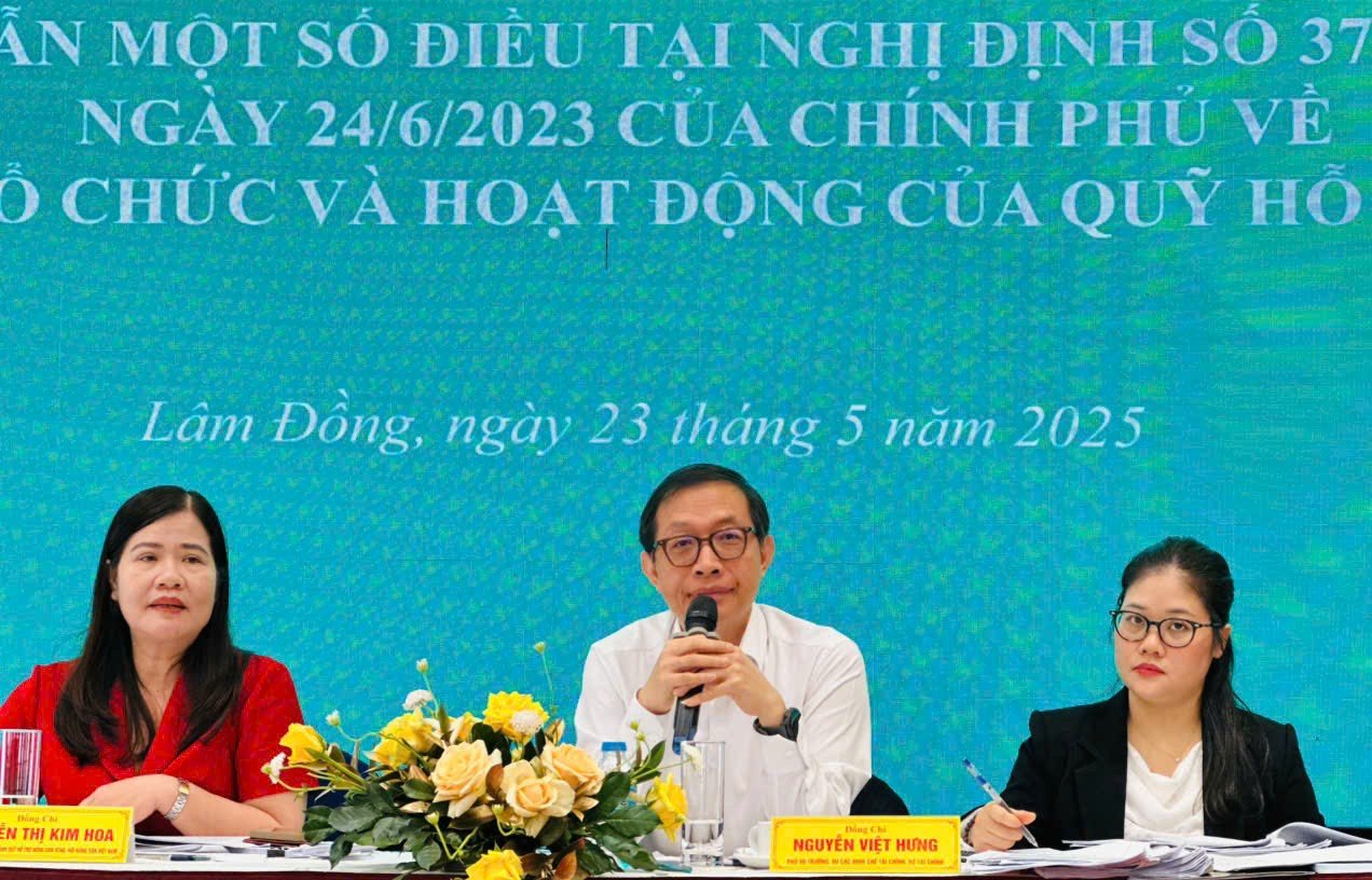 Bà Nguyễn Thị Kim Hoa và ông Nguyễn Việt Hưng chủ trì hội nghị.