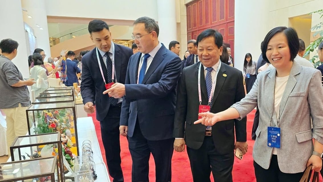 Trước giờ sáp nhập với tỉnh Đồng Nai, tỉnh Bình Phước lập đoàn công tác sang Trung Quốc tìm kiếm cơ hội hợp tác đầu tư