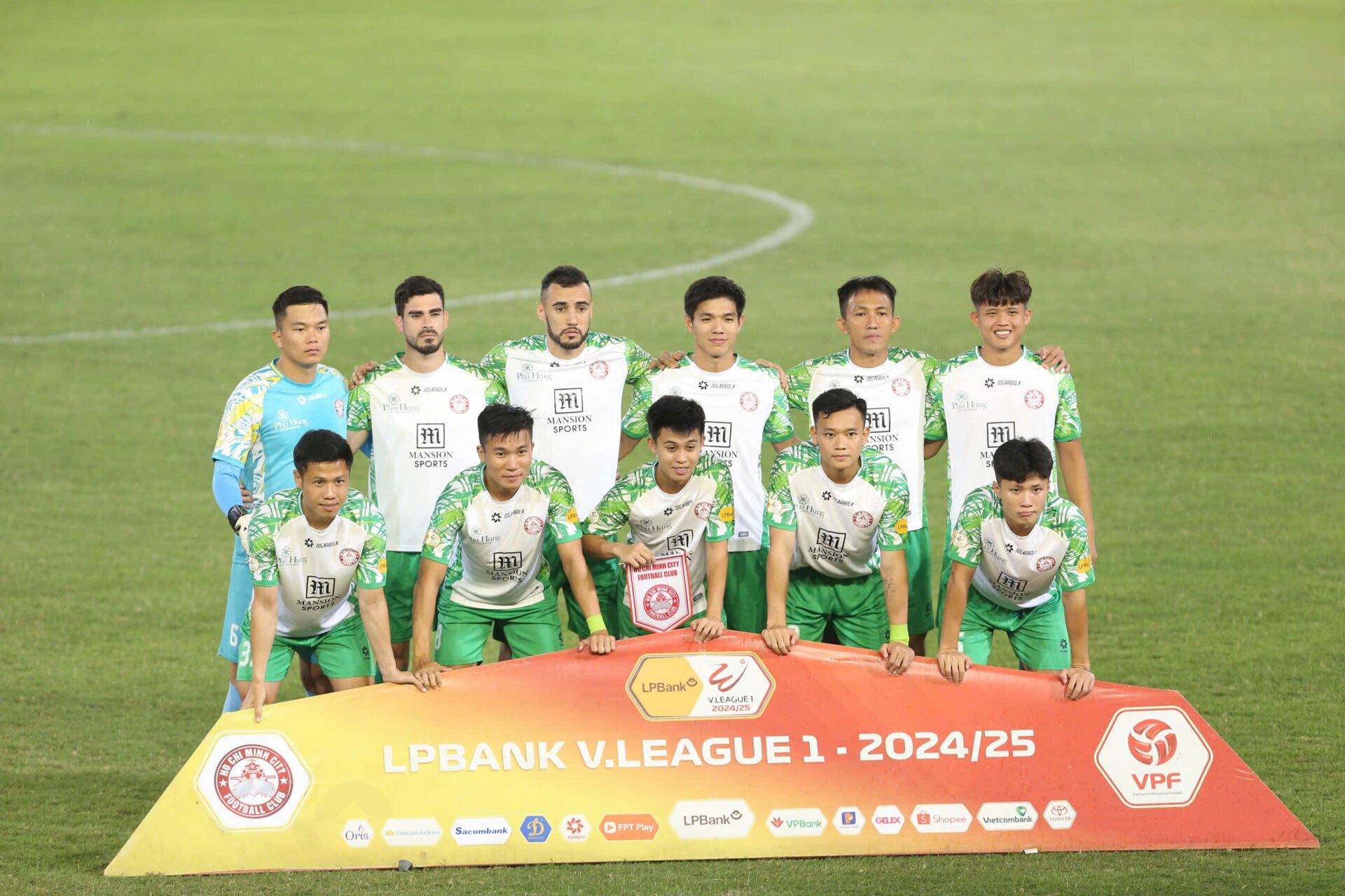 Tin chiều 10/6: Hàng loạt ngôi sao rời CLB TP.HCM?