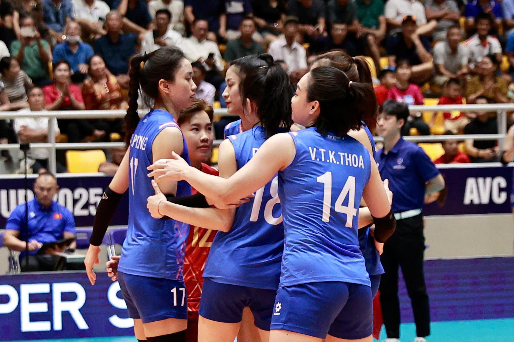 ĐT bóng chuyền nữ Việt Nam thắng áp đảo Ấn Độ, đoạt vé vào bán kết AVC Nations Cup 2025