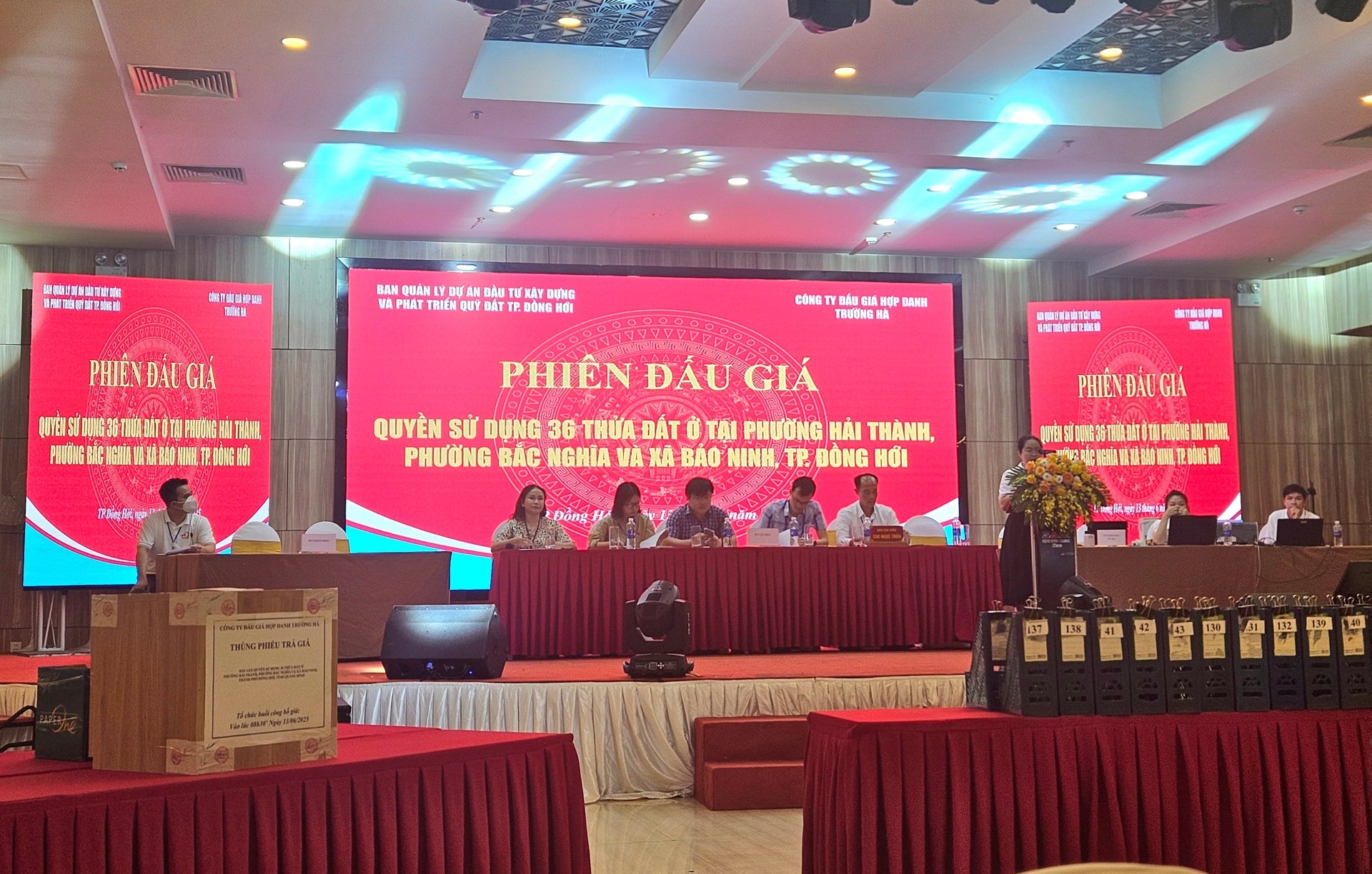 Đấu giá đất ở Quảng Bình: Giá trúng cao hơn 4 lần giá khởi điểm, đấu xong rao bán trên mạng xã hội