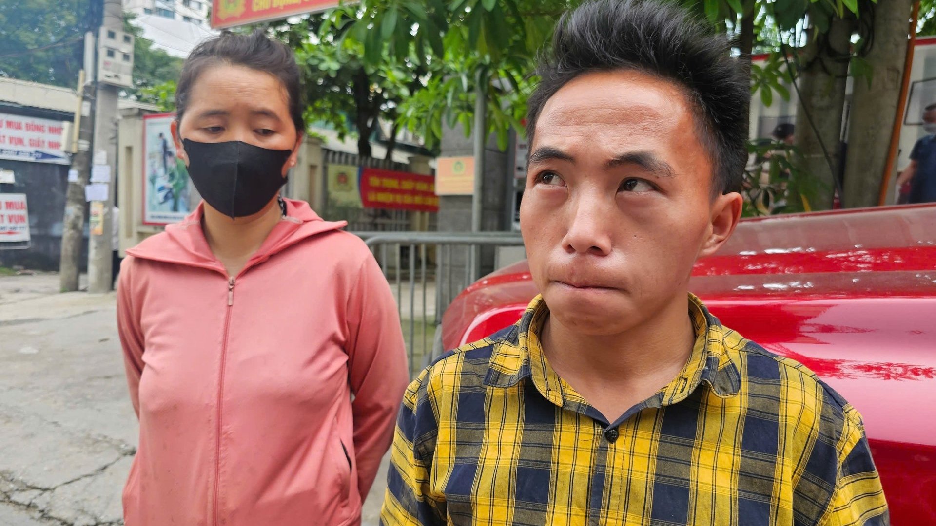 Tạm giữ 3 đối tượng để điều tra vụ thu gần 5 triệu đồng tiền xe của 2 người dân Lào Cai