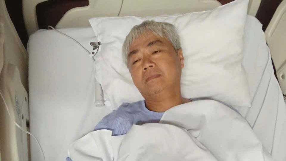 'Không có tiền phẫu thuật, tôi sẽ mất đi đôi chân và cả tương lai của con tôi...'