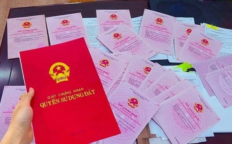 Những trường hợp bắt buộc phải đổi sang mẫu sổ đỏ mới từ năm 2025 