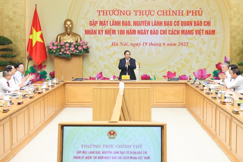Thủ tướng: Báo chí cách mạng tiếp tục phát huy truyền thống trăm năm với 'tâm sáng - lòng trong - bút sắc'- Ảnh 3.