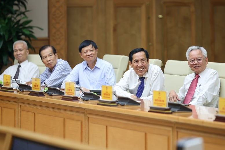 Thủ tướng: Báo chí cách mạng tiếp tục phát huy truyền thống trăm năm với 'tâm sáng - lòng trong - bút sắc'- Ảnh 6.