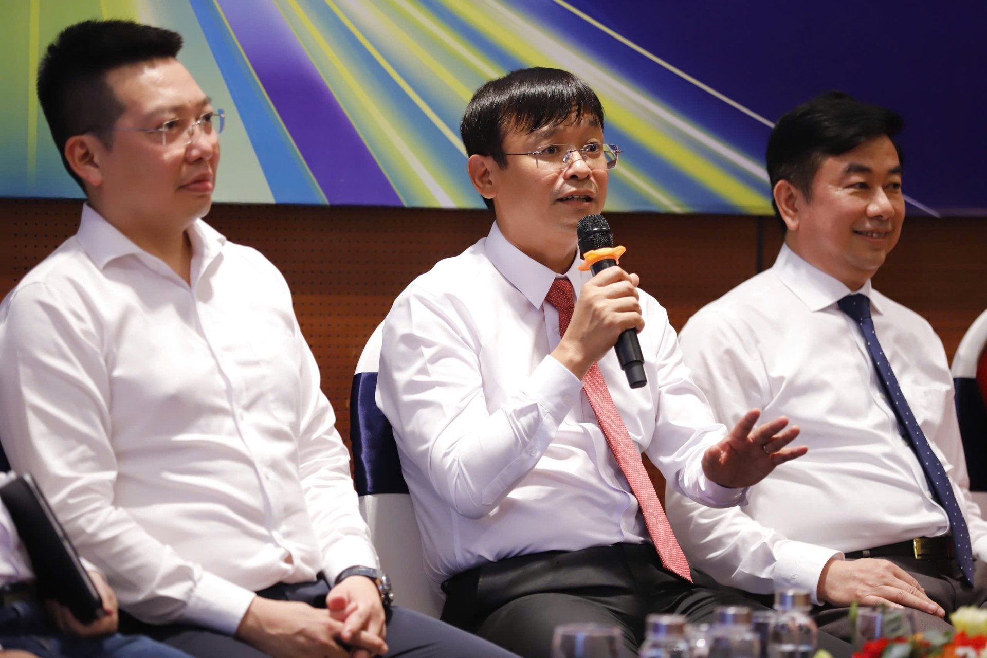 Diễn đàn báo chí toàn quốc 2025: 'Phóng viên phải đa di năng, không chỉ đơn giản biết viết tin bài'