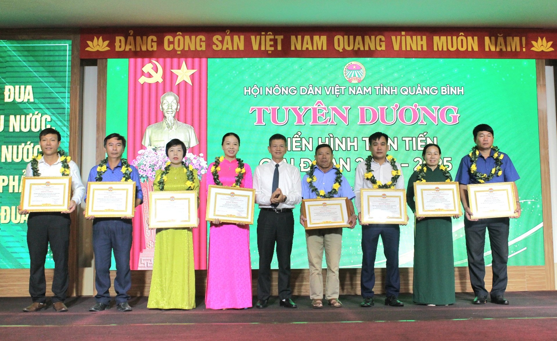 Quảng Bình: Tuyên dương 90 điển hình nông dân tiên tiến giai đoạn 2020–2025