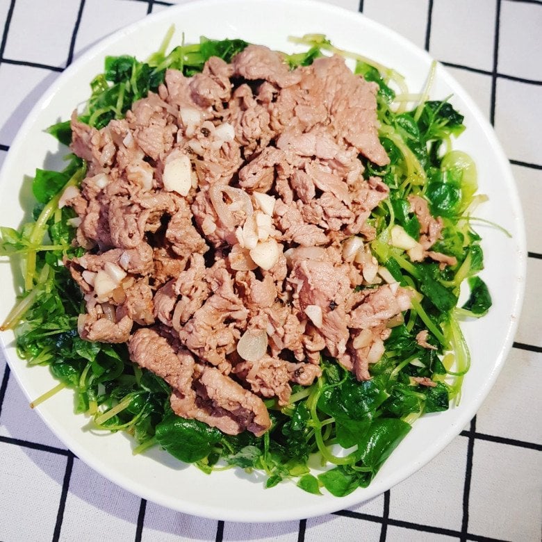 Cây dại mọc đầy vệ đường được ví như 