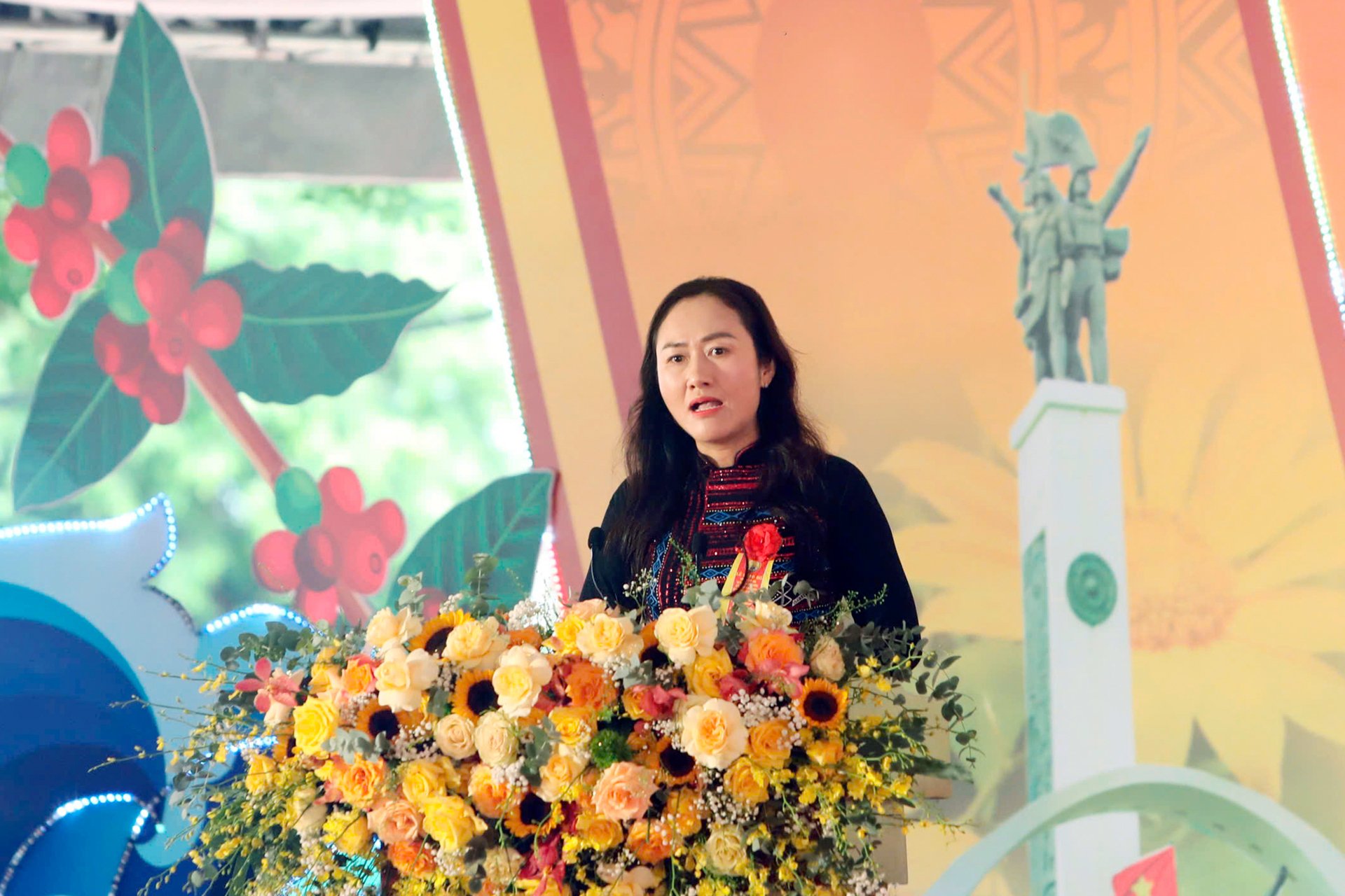 Nữ Bí thư xã Đắk Lắk “gây bão” với bài phát biểu không giấy: Gần dân, sát việc để “nói được – làm được”