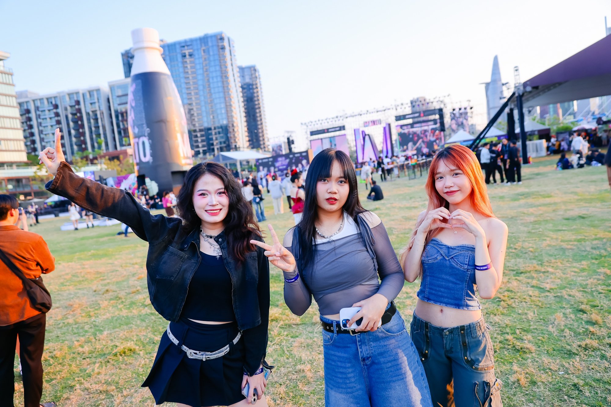 Chuyện gì đang diễn ra? Các thương hiệu gà rán, cà phê đồng loạt chi tiền khủng để làm concert- Ảnh 7.