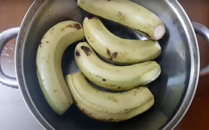 Chuối xanh luộc không chỉ là món ăn dân dã mà còn là