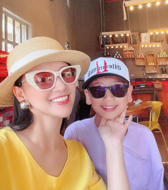 Con trai Lã Thanh Huyền gây sốt với vẻ ngoài khôi ngô, chiều cao nổi bật trong kỳ nghỉ hè cùng gia đình- Ảnh 5.