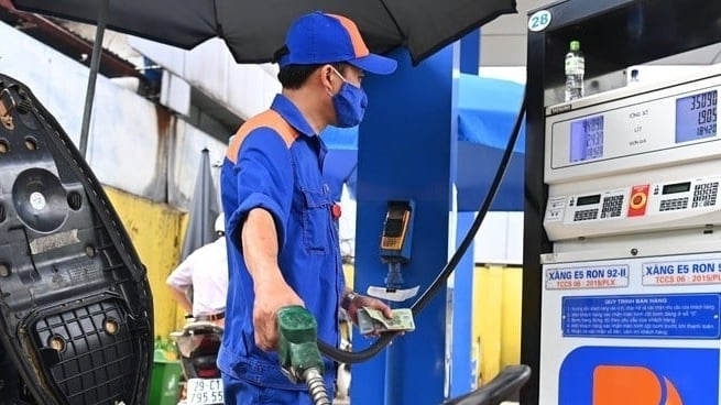 Giá xăng dầu hôm nay 17/7: Hồi nhanh sau pha lao dốc, xăng dầu trong nước chiều nay sẽ chỉnh nhẹ?