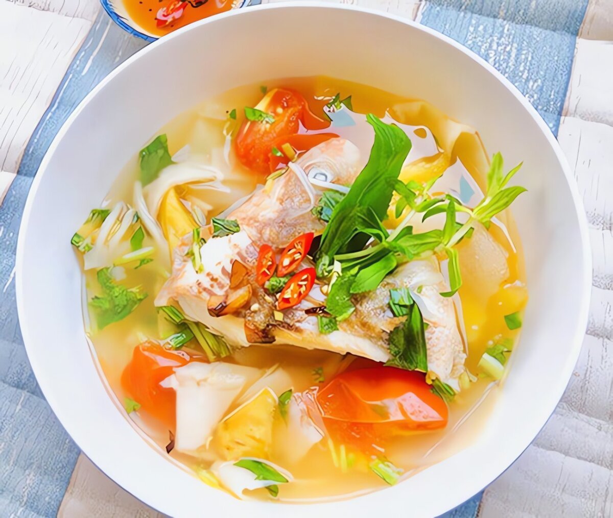 Nấu canh cá phải nhớ 3 tuyệt chiêu đơn giản này để sạch mùi tanh, cả nhà ăn không còn thừa một miếng - 1