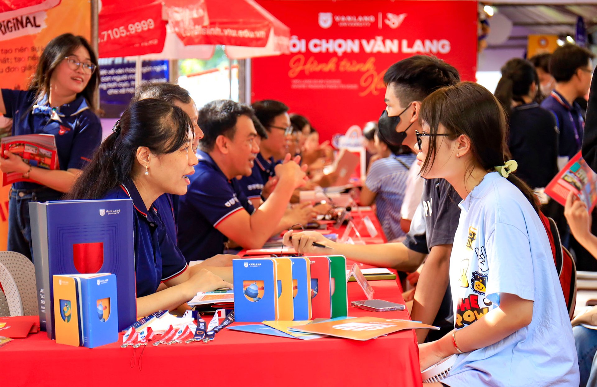 Hướng dẫn đặt nguyện vọng 2025: Bí quyết tránh 'trượt oan' và chắc suất đại học từ chuyên gia