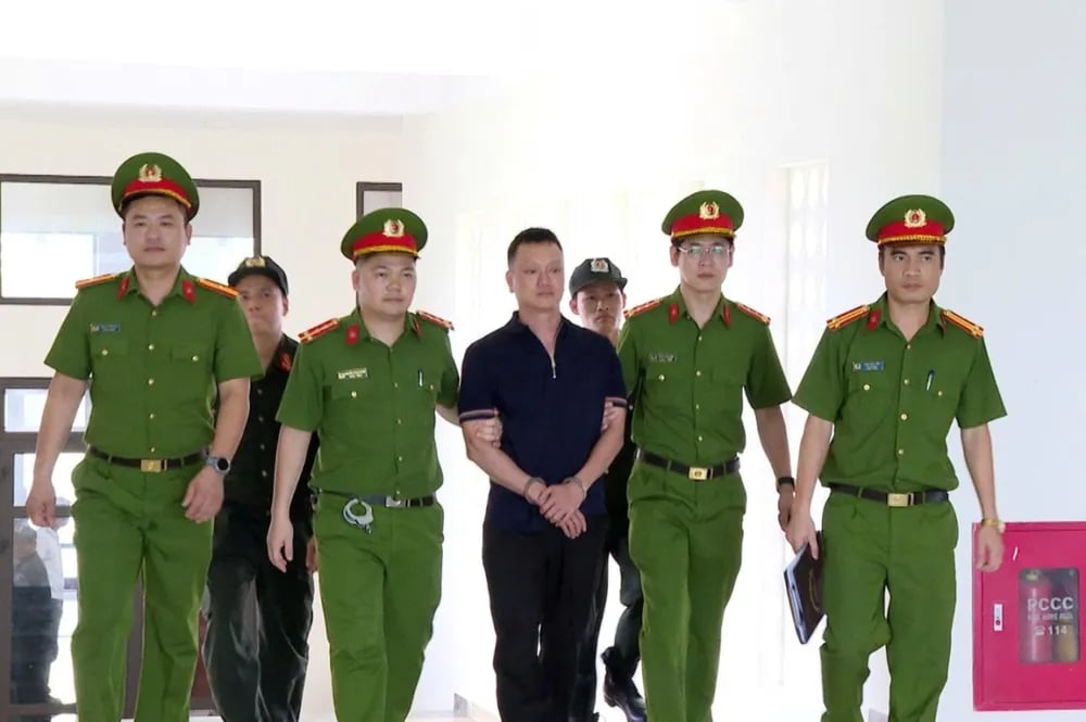 Trùm giang hồ Thanh Hóa Vy “ngộ” bị khởi tố về tội đưa hối lộ để “chạy án”.jpg