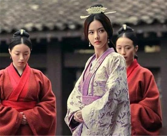 Tam Quốc Diễn Nghĩa, Tào Tháo, con gái Tào Tháo, Hán Hiến Đế
