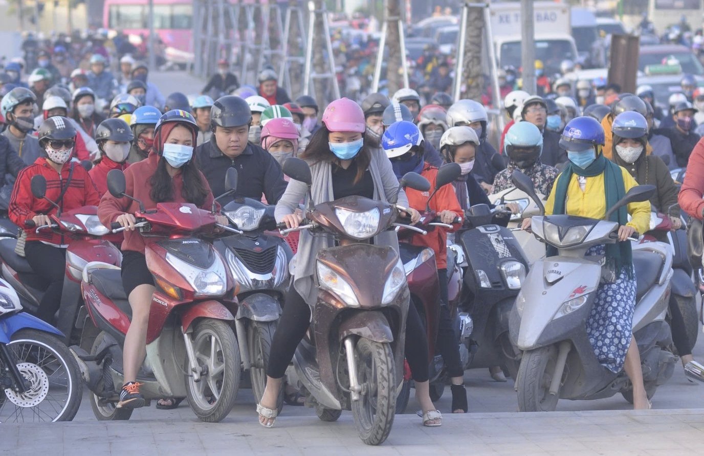 Cấm xe máy xăng trong vành đai 1 từ năm 2026: Hà Nội cần giải bài toán gì để tránh dẫn tới bị động, lúng túng?