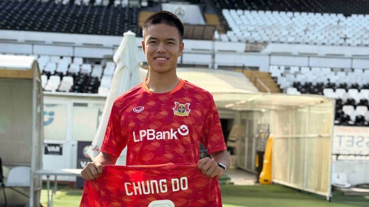 Tiền vệ Việt kiều Đỗ Chung Nguyên đã có quốc tịch Việt Nam: Chờ cuộc gọi từ VFF