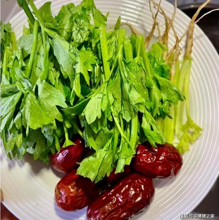 Những nguyên liệu để tạo nên món canh ngủ ngon. (Ảnh: Sohu)