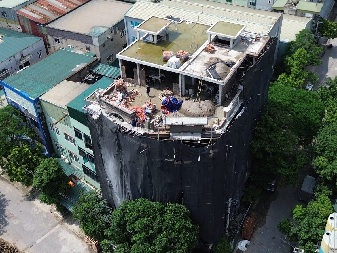 Sau chỉ đạo của Chủ tịch Hà Nội, phường Thanh Liệt vẫn để “công trình vi phạm” thi công tấp nập