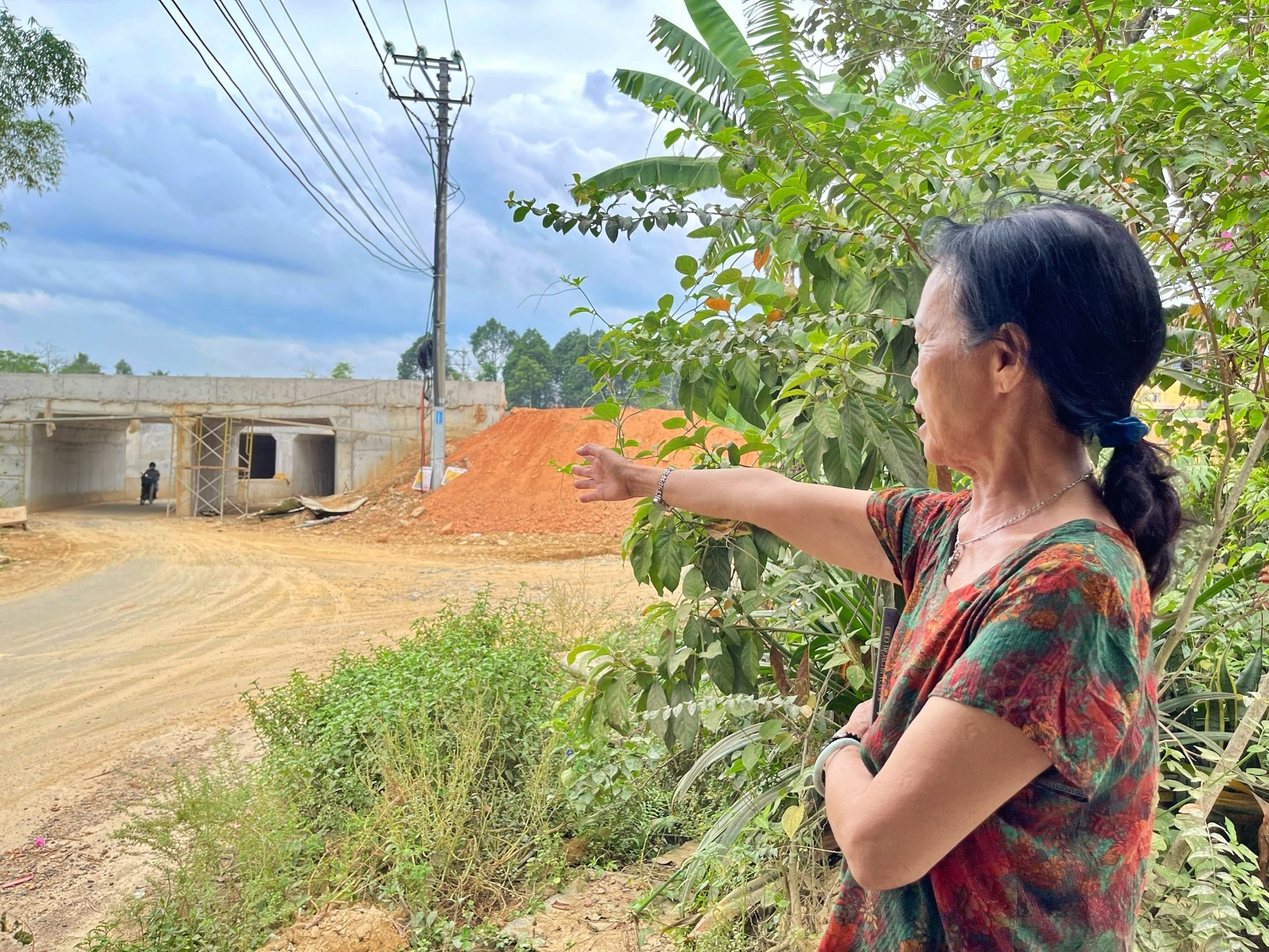 Đà Nẵng: Sống cạnh  cao tốc Hòa Liên – Túy Loan, người dân 'đứng ngồi không yên' mỗi khi mưa lớn