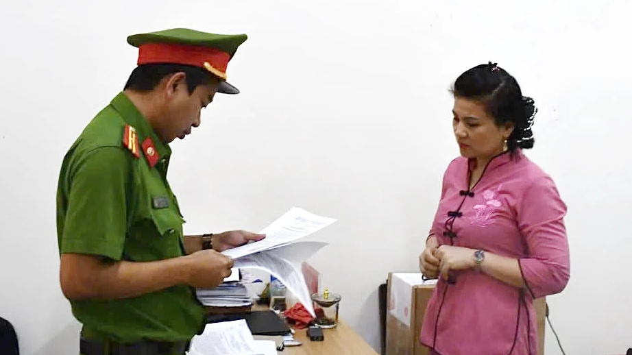 Vụ bảo mẫu ném em bé 14 tháng tuổi, đối tượng vi phạm có thể đối mặt với hình phạt nào?