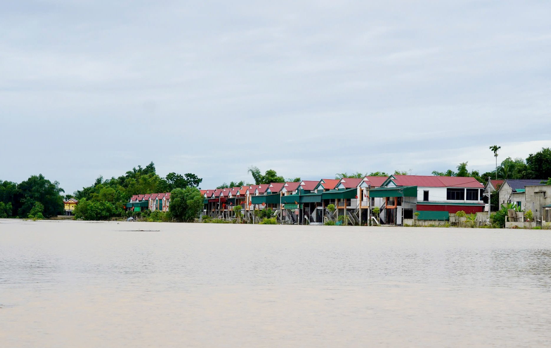 Xóm lênh đênh nay đã an cư như cuộc “hồi sinh” diệu kỳ của làng vạn chài Tiền Phong ở Hà Tĩnh