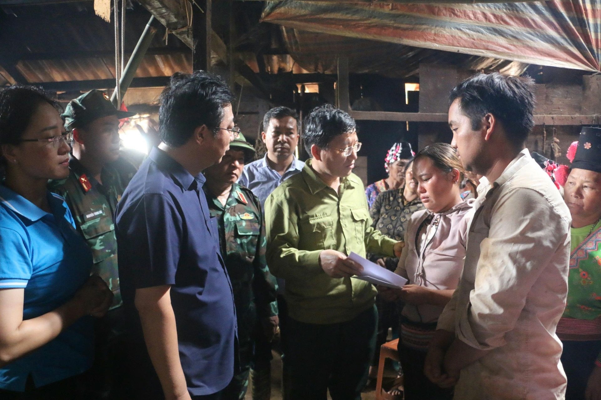 Ủy ban trung ương MTTQ Việt Nam thăm hỏi bà con chịu ảnh hưởng mưa lũ tại tỉnh Điện Biên