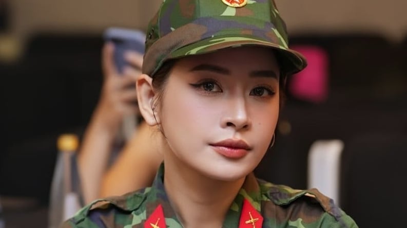 Chi Pu choáng váng vì câu nói của Hòa Minzy tại 'Sao nhập ngũ 2025'