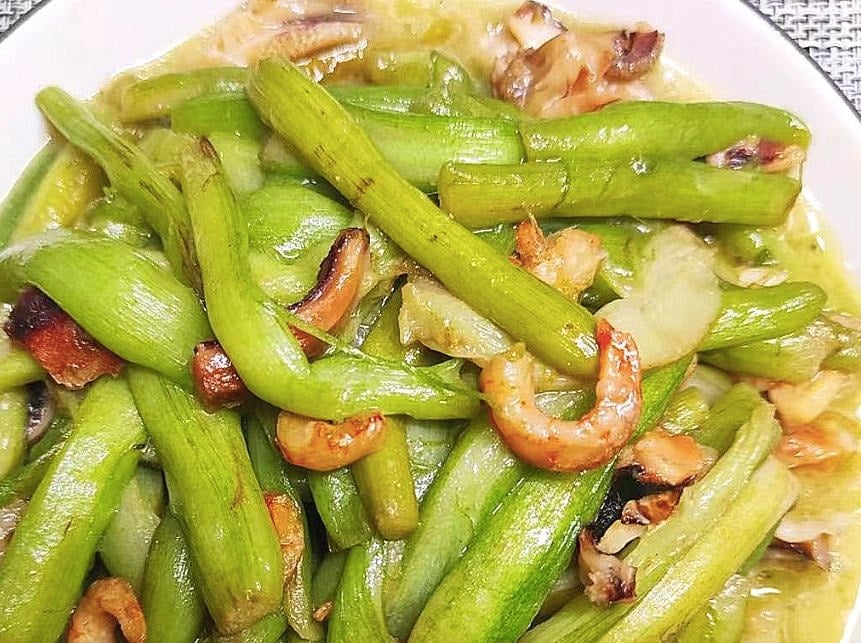 Loại rau 'ngứa' mọc đầy vườn nhà, giúp thanh nhiệt, giải độc, tăng cường miễn dịch, xào tôm ngon quá