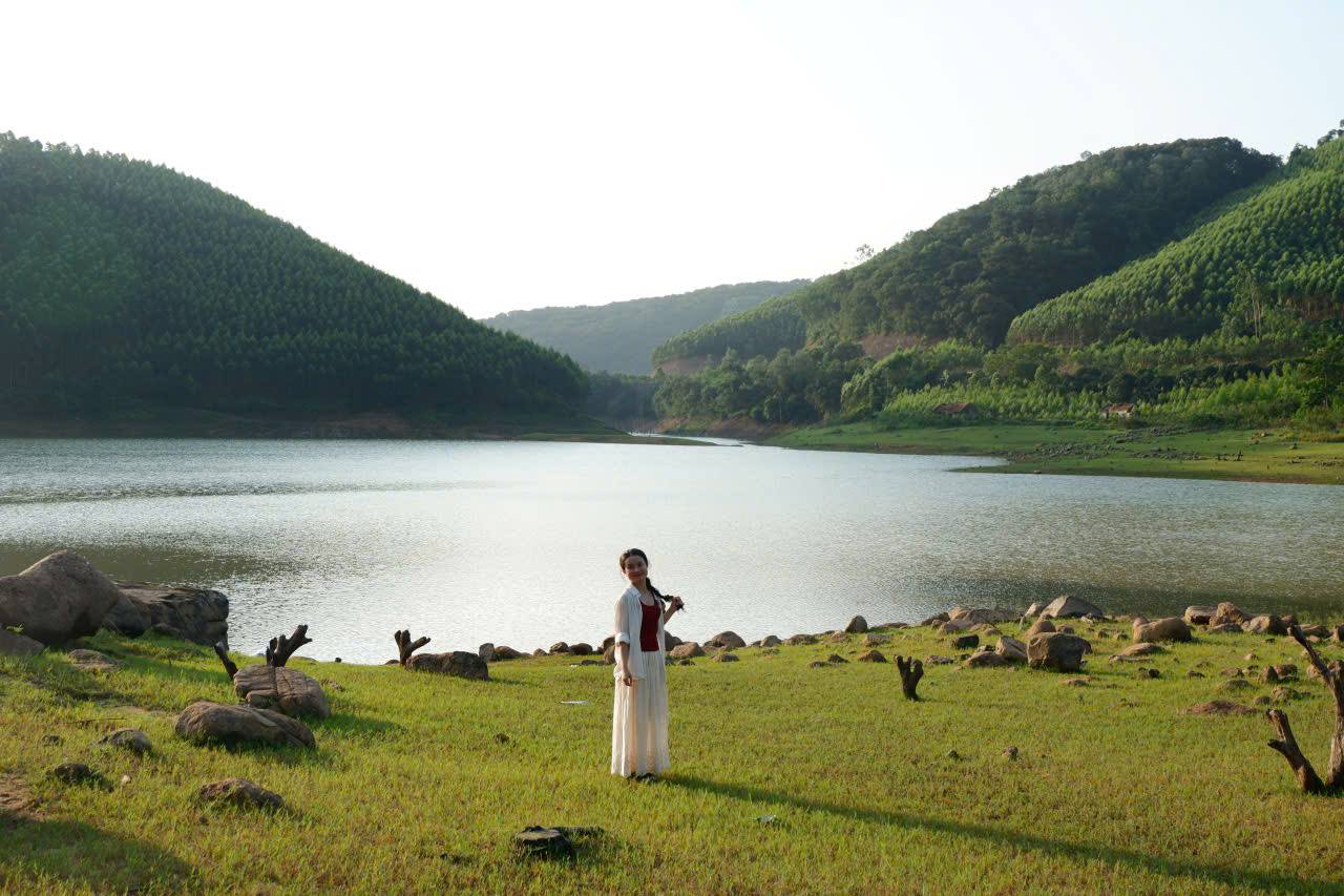 Tỉnh Bắc Ninh mới, có dòng suối mát lịm này sau sáp nhập thành công tỉnh Bắc Giang, người ta đang lên chụp ảnh