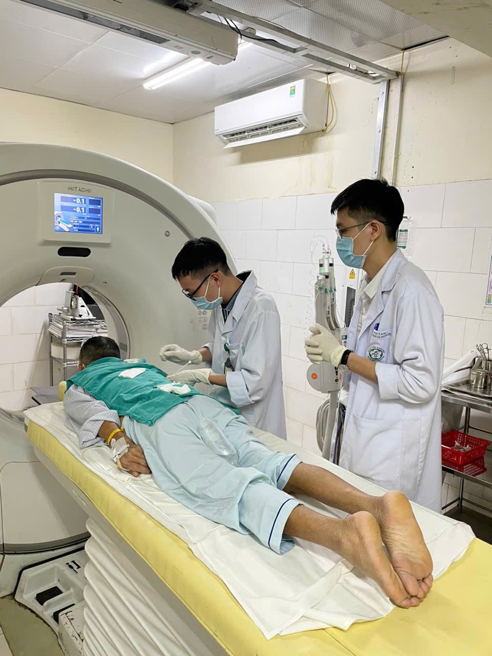 Nam sinh đầu tiên Trường ĐH Y Dược tốt nghiệp bác sĩ nội trú loại giỏi 'không bao giờ quên' một đêm trực muộn