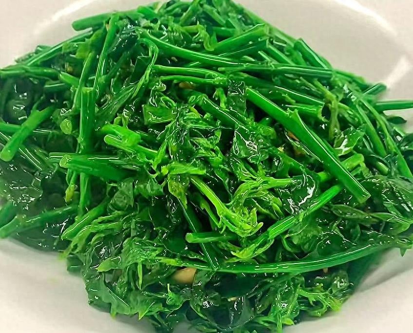 Loại rau dân dã giúp ngủ ngon, giúp giải độc, bảo vệ mắt, xào tỏi thơm phức, giòn tan, ngon hơn cả thịt