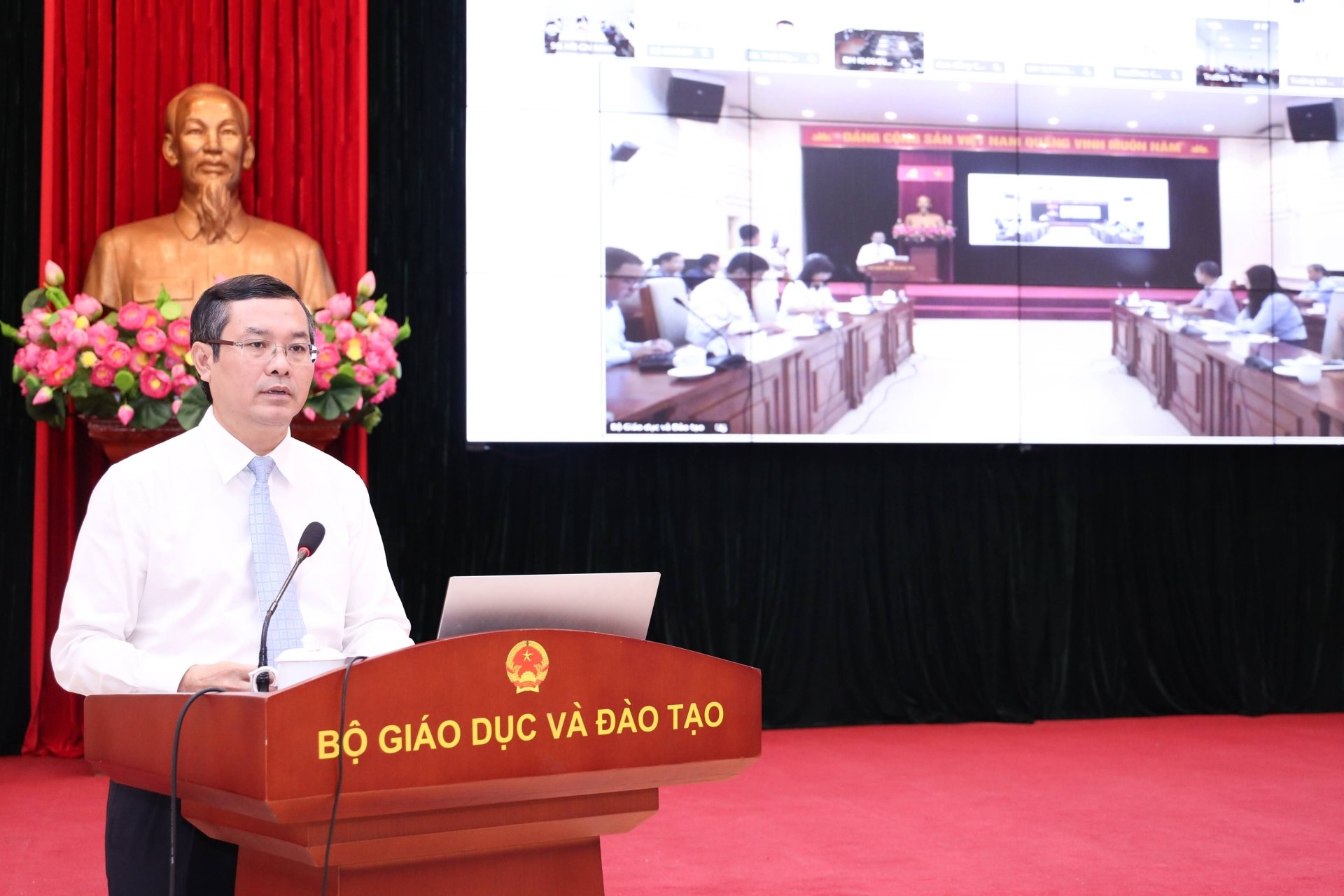Thứ trưởng Bộ GDDT: 'Chuyển đổi số mở ra những cơ hội chưa từng có'