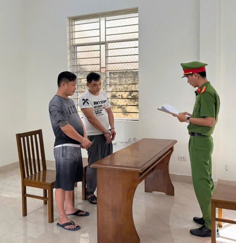 TIN NÓNG 24 GIỜ QUA: 'Công an dỏm' xông vào sới bạc cướp tài sản; 2 nhóm thanh, thiếu niên hỗn chiến kinh hoàng