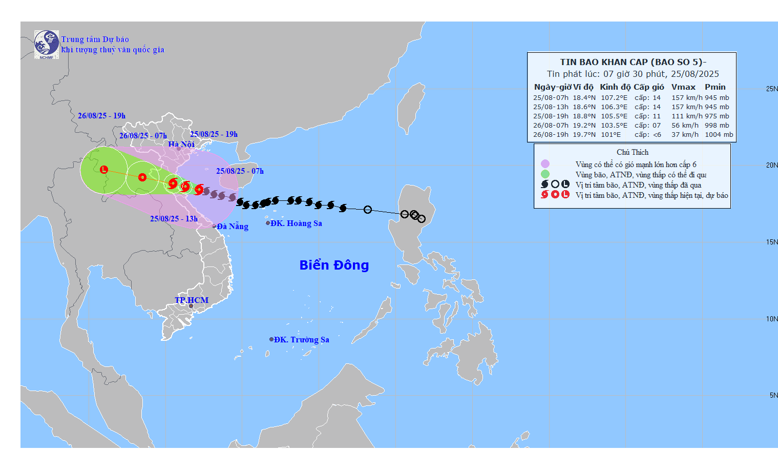 Tin bão mới nhất: Bão chỉ còn cách miền Trung 160km, kịch bản cường độ bão khi đổ bộ vào đất liền Việt Nam như thế nào?