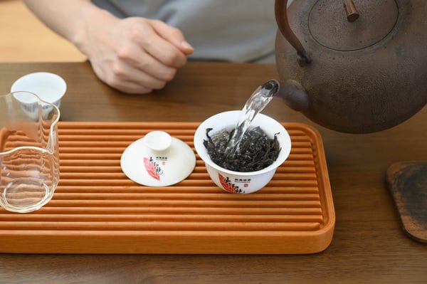 Loại lá khô đắt đỏ bậc nhất thế giới, gần 5 tỷ đồng/kg, đại gia tranh nhau mua - Ảnh 3.