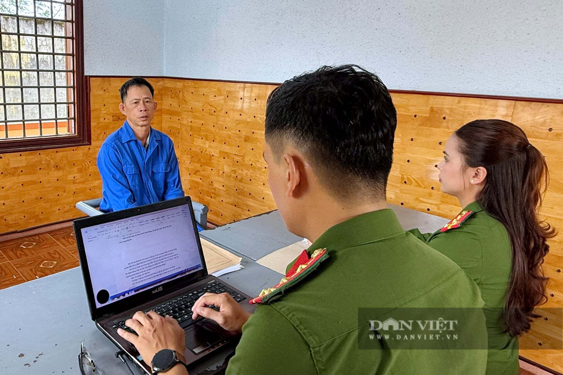 TIN NÓNG 24 GIỜ QUA: Khởi tố người chồng dùng tua vít đâm vợ tử vong; phá 2 đường dây cá độ bóng đá hơn 3.500 tỷ đồng