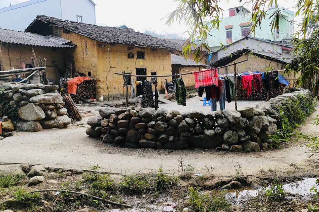 Làng cổ Thạch Khuyên vẫn đẹp hoang sơ trong cơn lốc check in, phượt