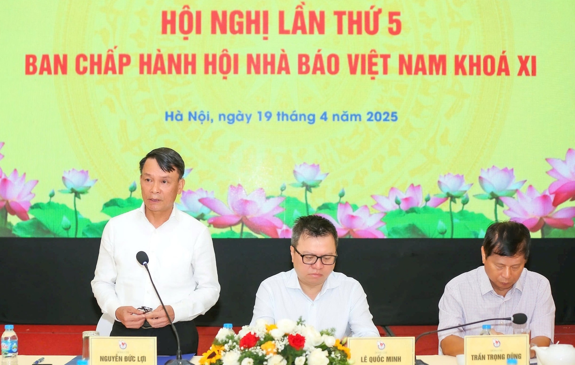 Hội Nhà báo Việt Nam và các cấp ủy T.Ư luôn đồng hành,  tháo gỡ những khó khăn mà giới báo chí đang đối mặt