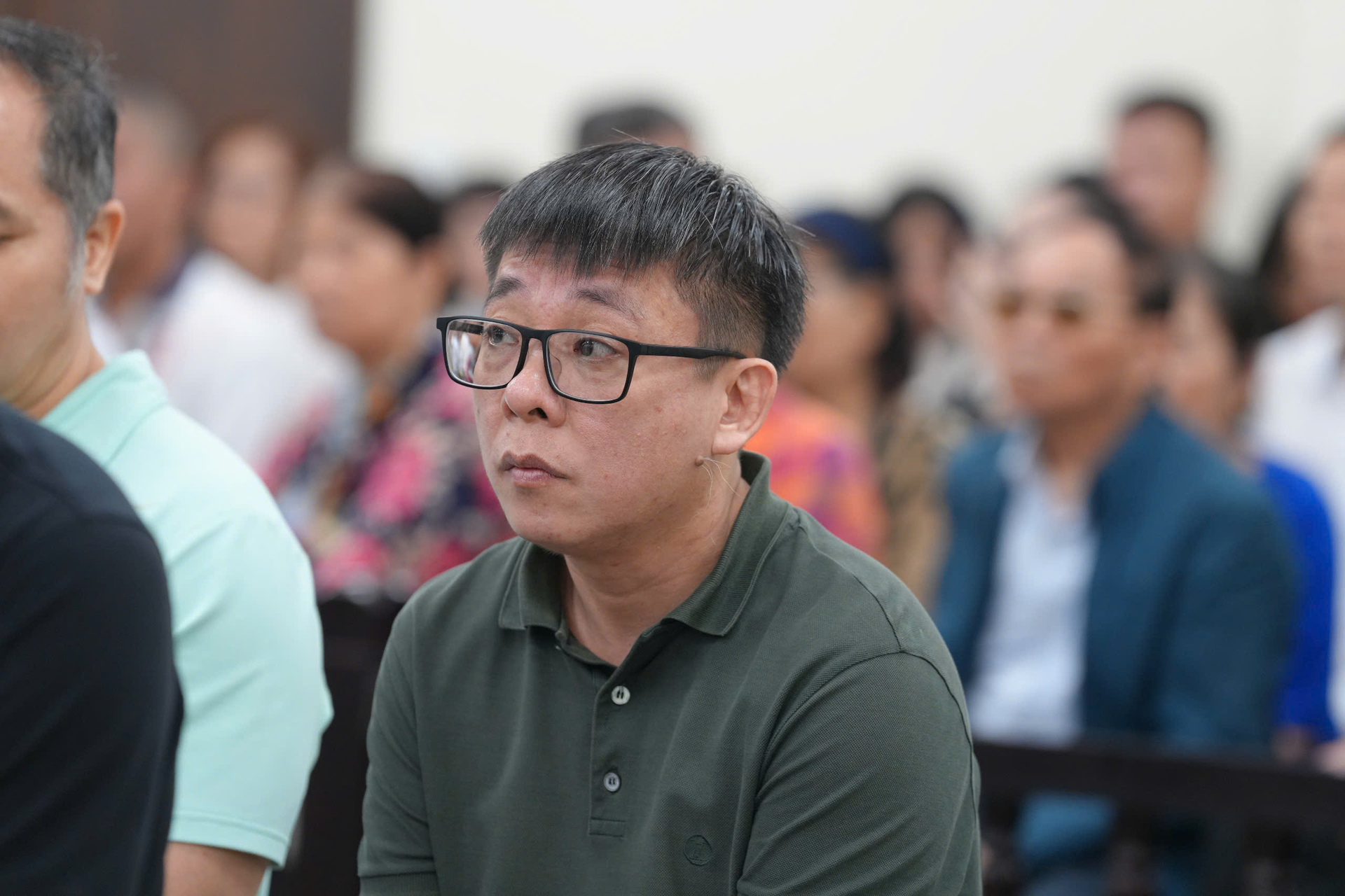 Chuyển lậu hơn 9.500 tỷ đồng giữa Việt Nam và Hồng Kông, ông chủ Vàng Phú Cường bị phạt tù
