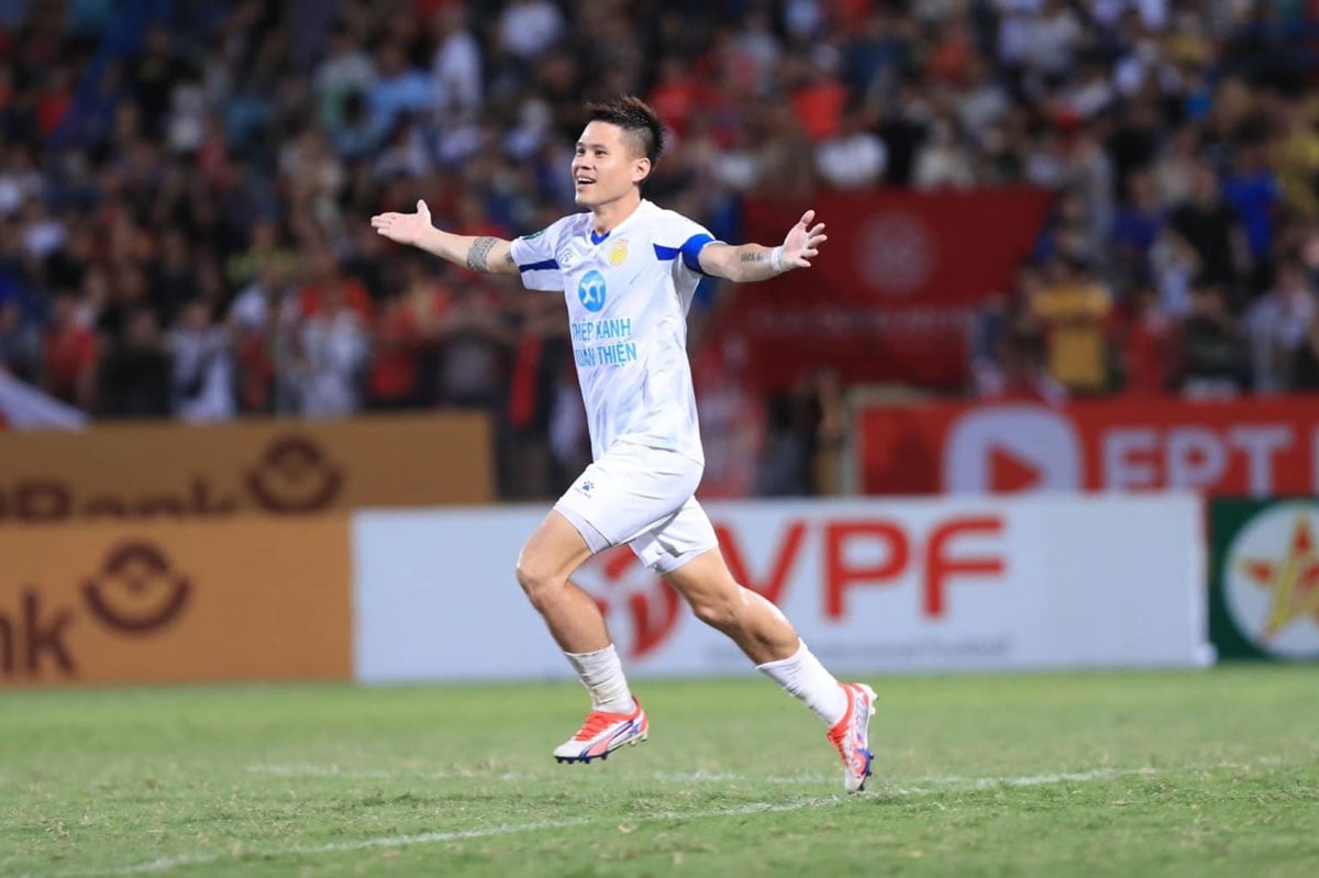Dương Thanh Hào: 34 tuổi vẫn là ‘hòn đá tảng’ của Thép xanh Nam Định