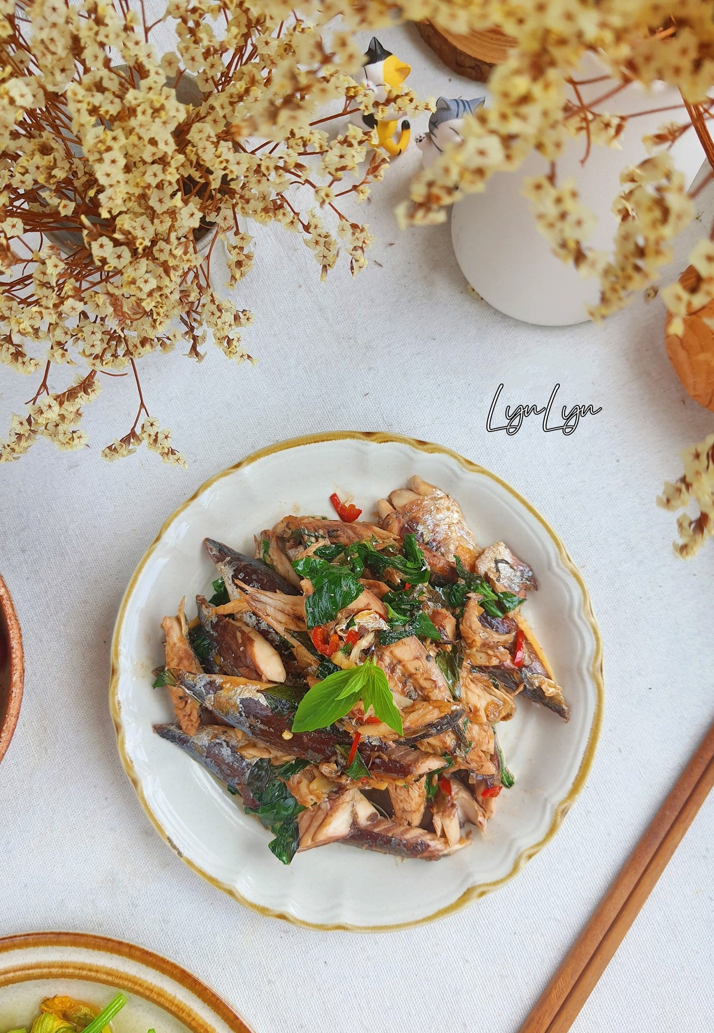 Loại cá rẻ tiền, giàu protein hơn sữa, đem xào với lá lạ, thành món ngon ít người biết